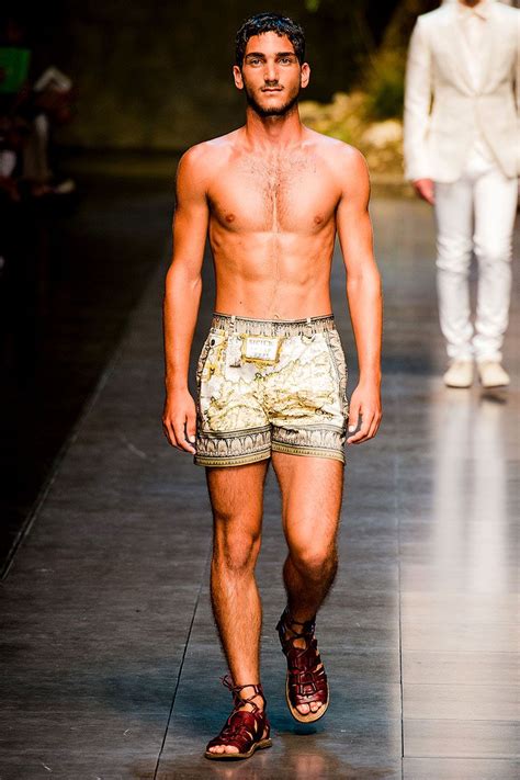 traje de baño dolce gabbana hombre|Trajes de baño Dolce & Gabbana para hombre .